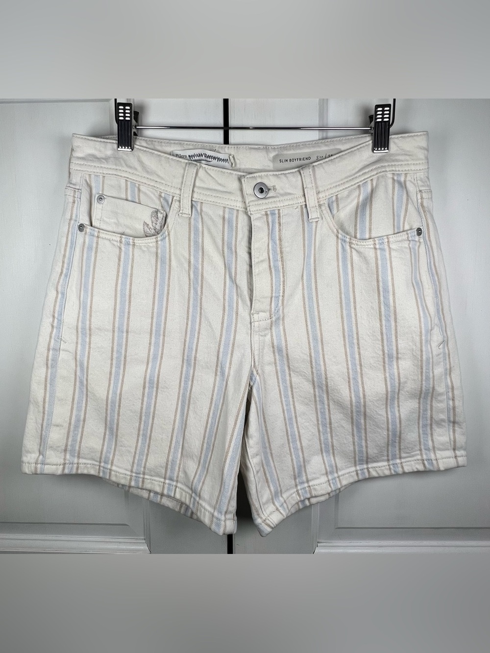 Pilcro Anthropologie Striped Denim Shorts Slim Boyfriend Cream Blue Size 28 - Picture 2 of 9